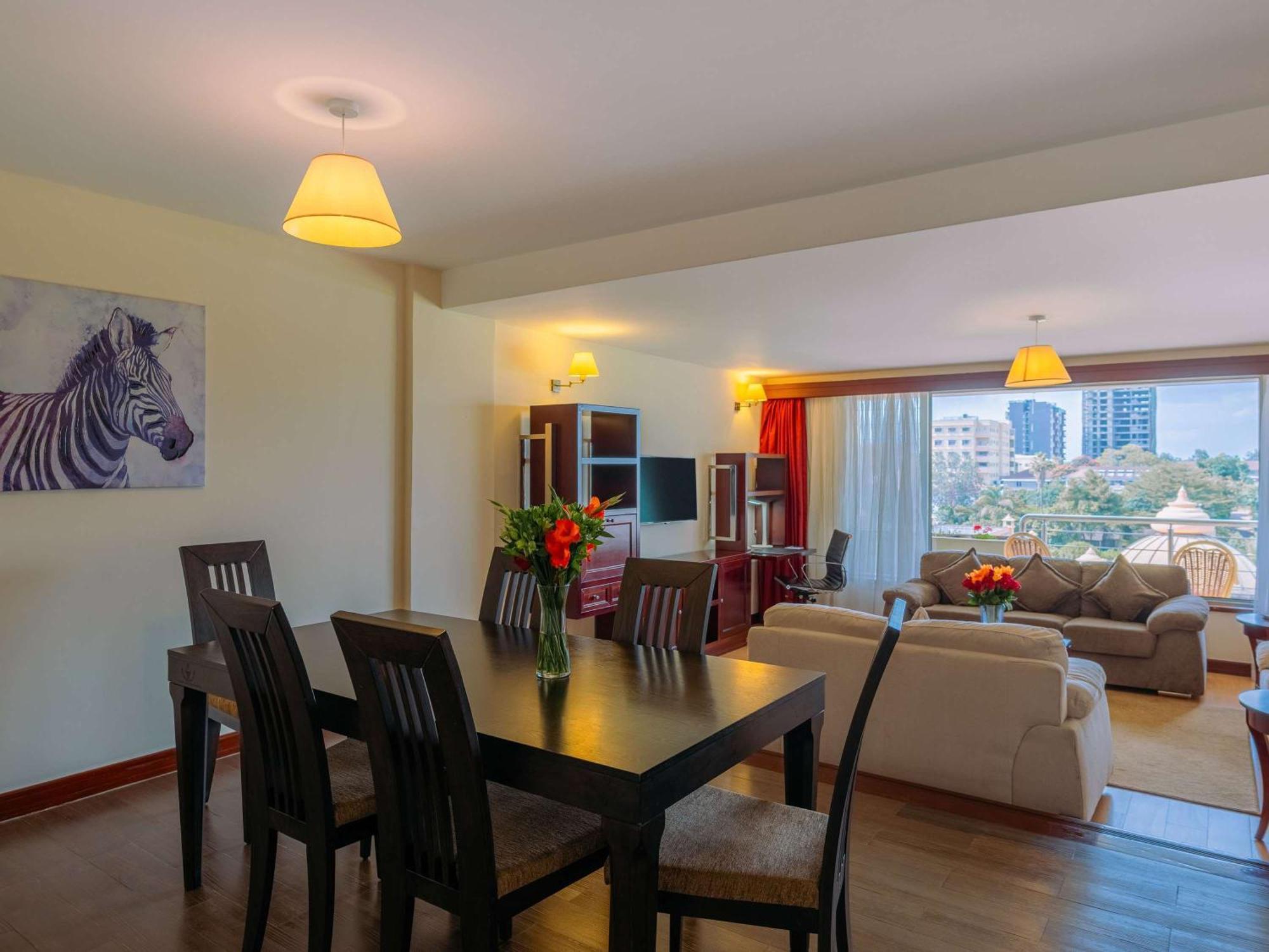 Moevenpick Hotel & Residences Найроби Экстерьер фото