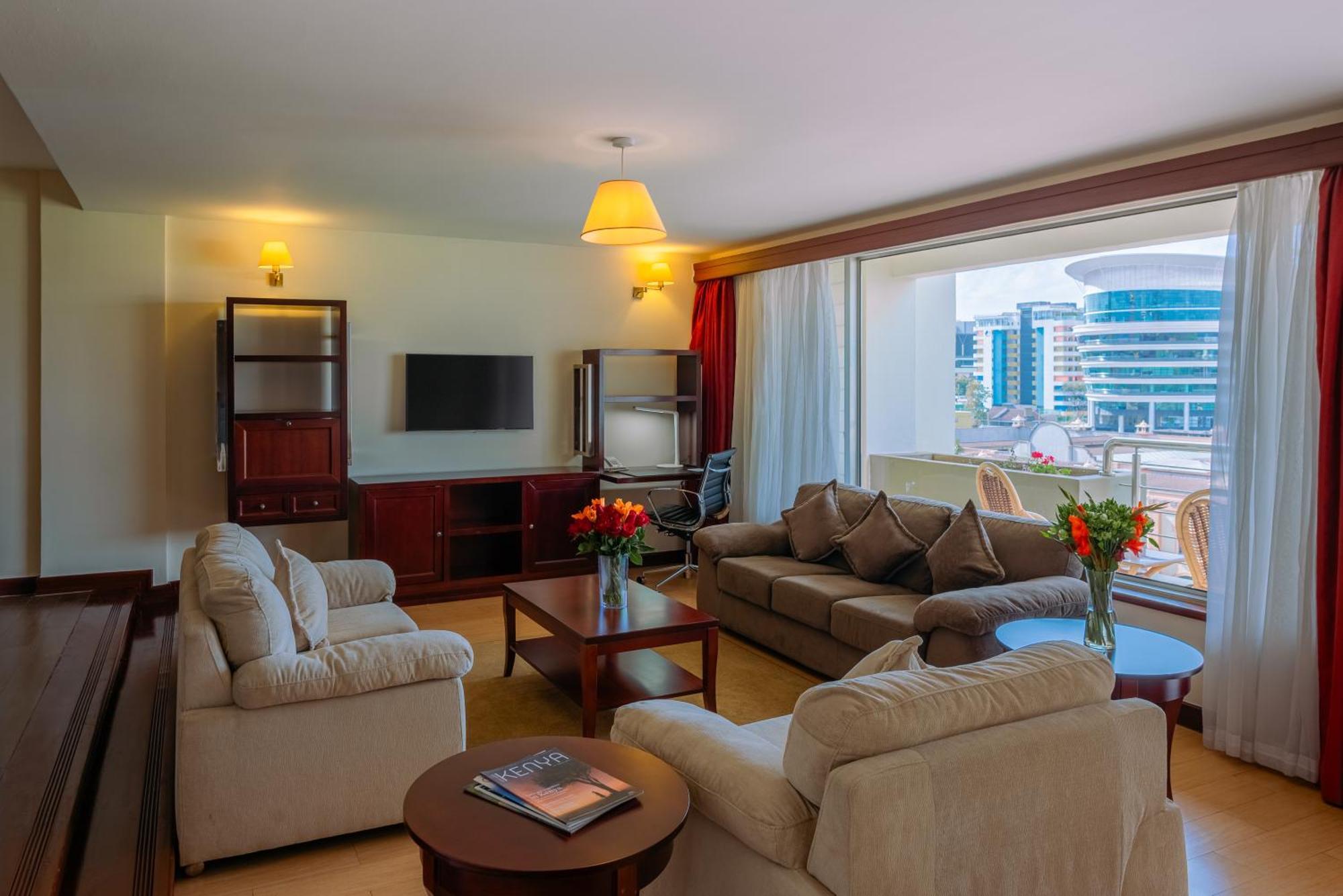 Moevenpick Hotel & Residences Найроби Экстерьер фото
