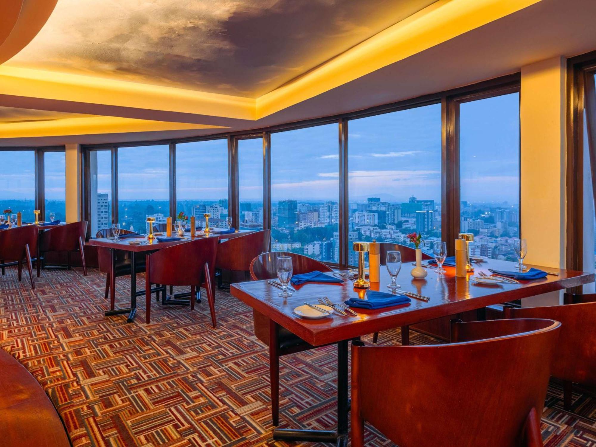 Moevenpick Hotel & Residences Найроби Экстерьер фото
