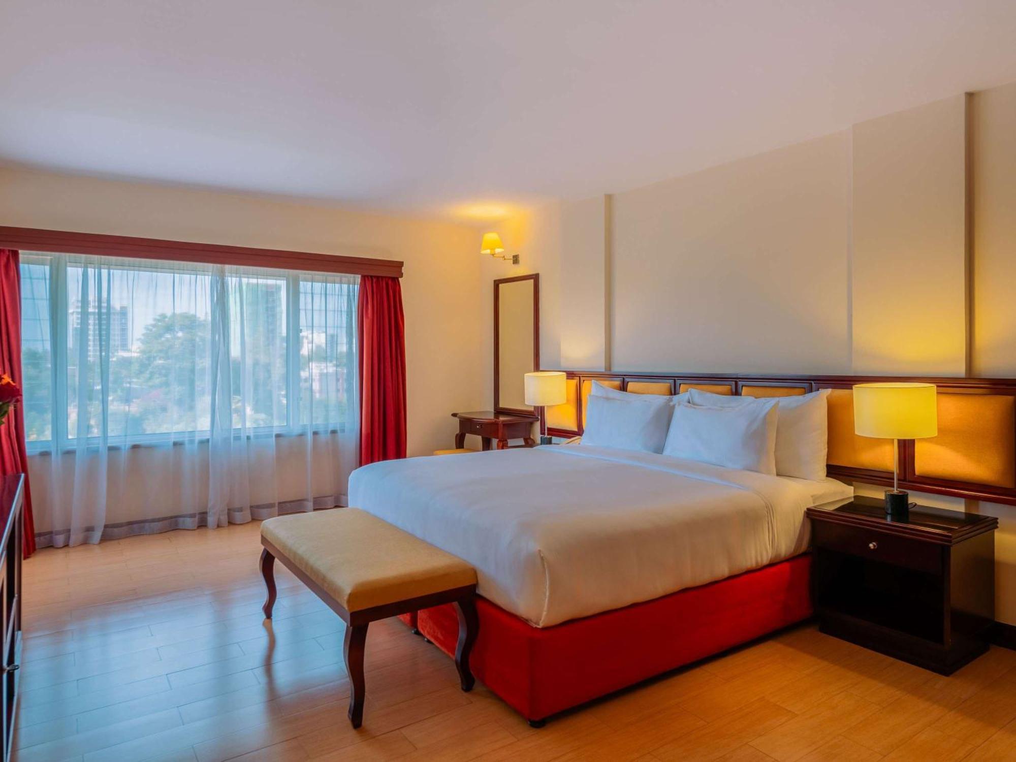 Moevenpick Hotel & Residences Найроби Экстерьер фото