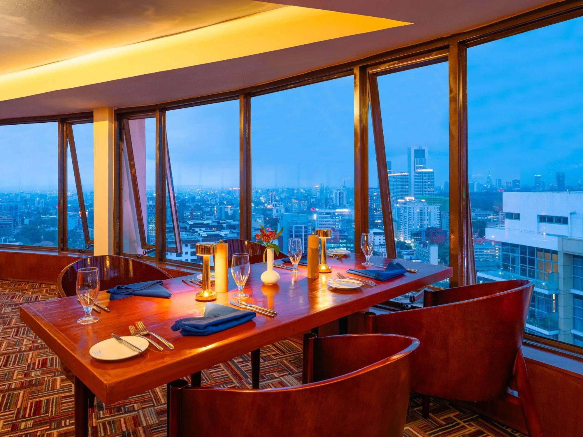 Moevenpick Hotel & Residences Найроби Экстерьер фото