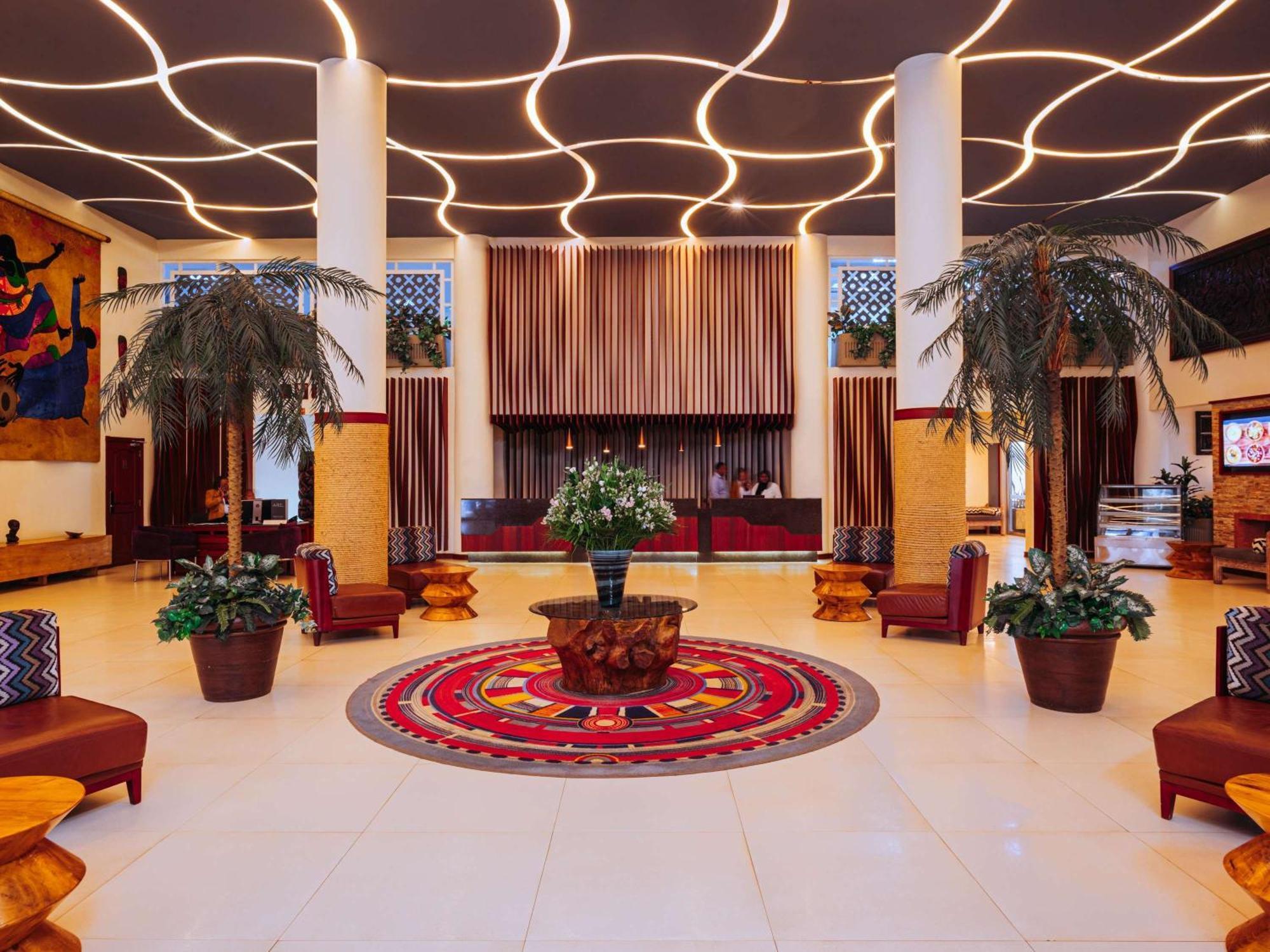 Moevenpick Hotel & Residences Найроби Экстерьер фото