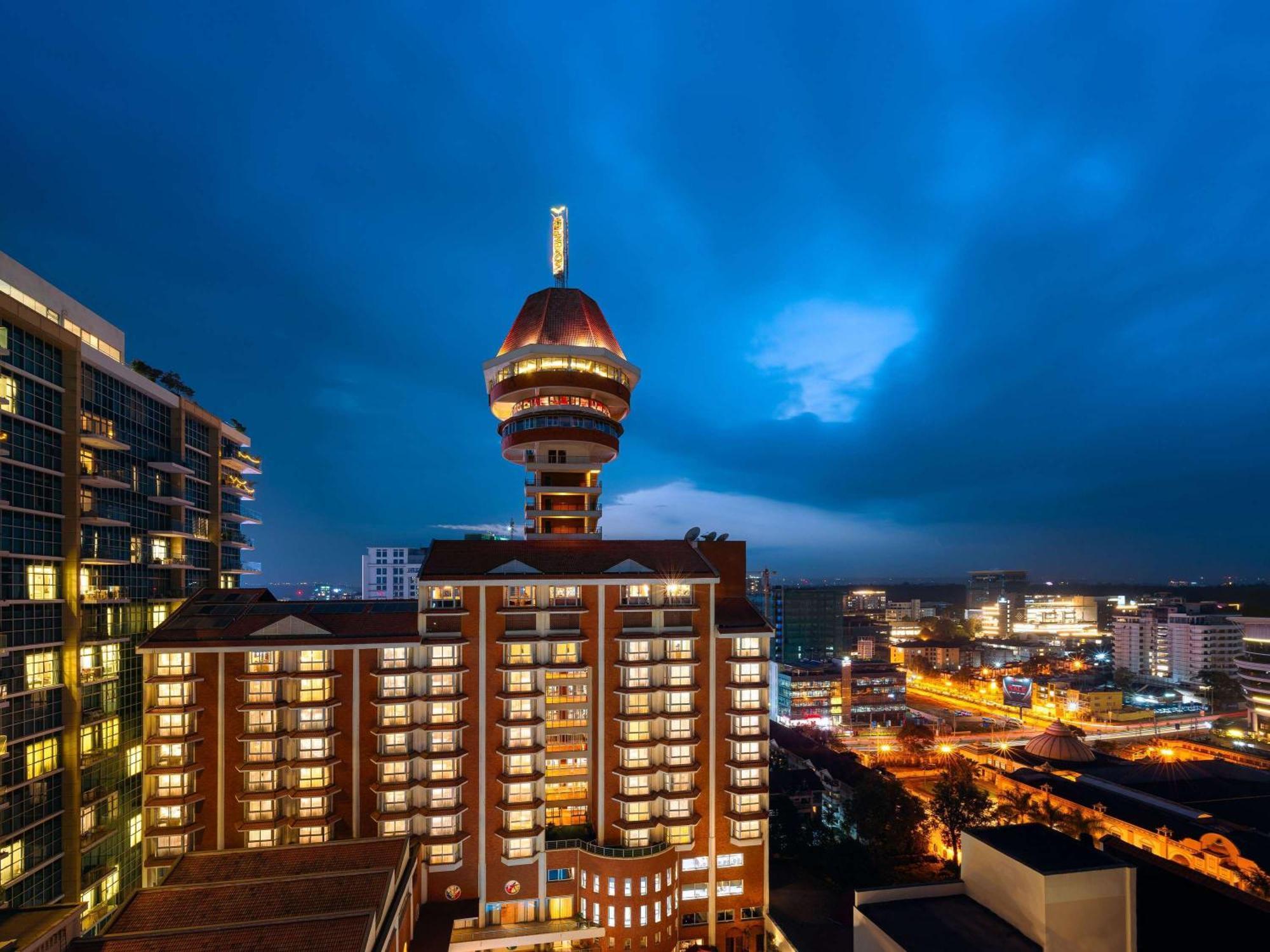 Moevenpick Hotel & Residences Найроби Экстерьер фото