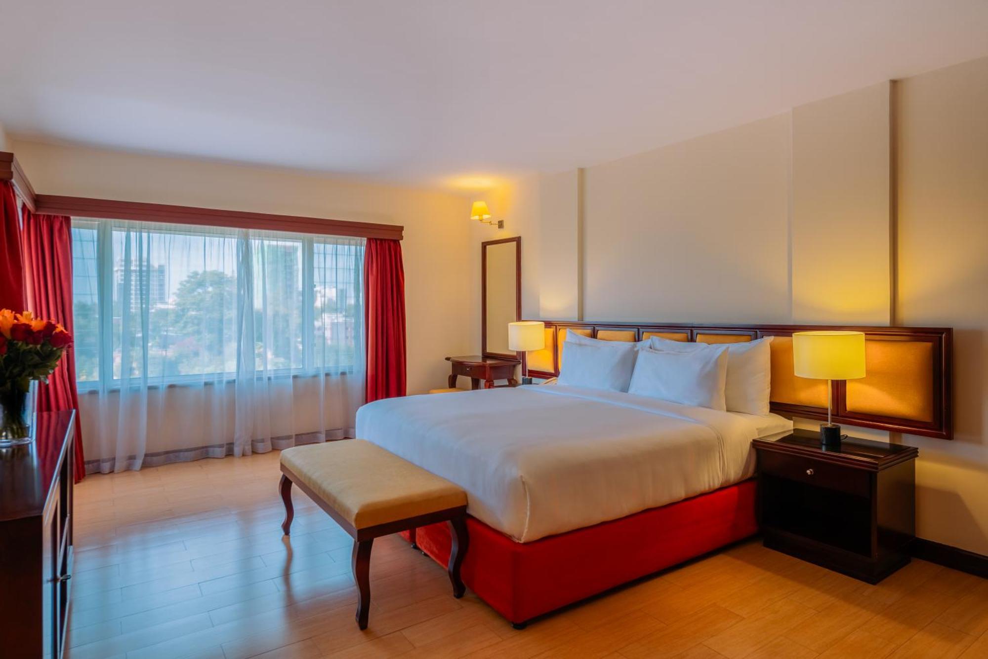 Moevenpick Hotel & Residences Найроби Экстерьер фото
